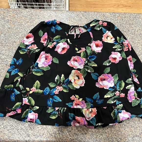 GB Girls top size extra large - Picture 8 of 10